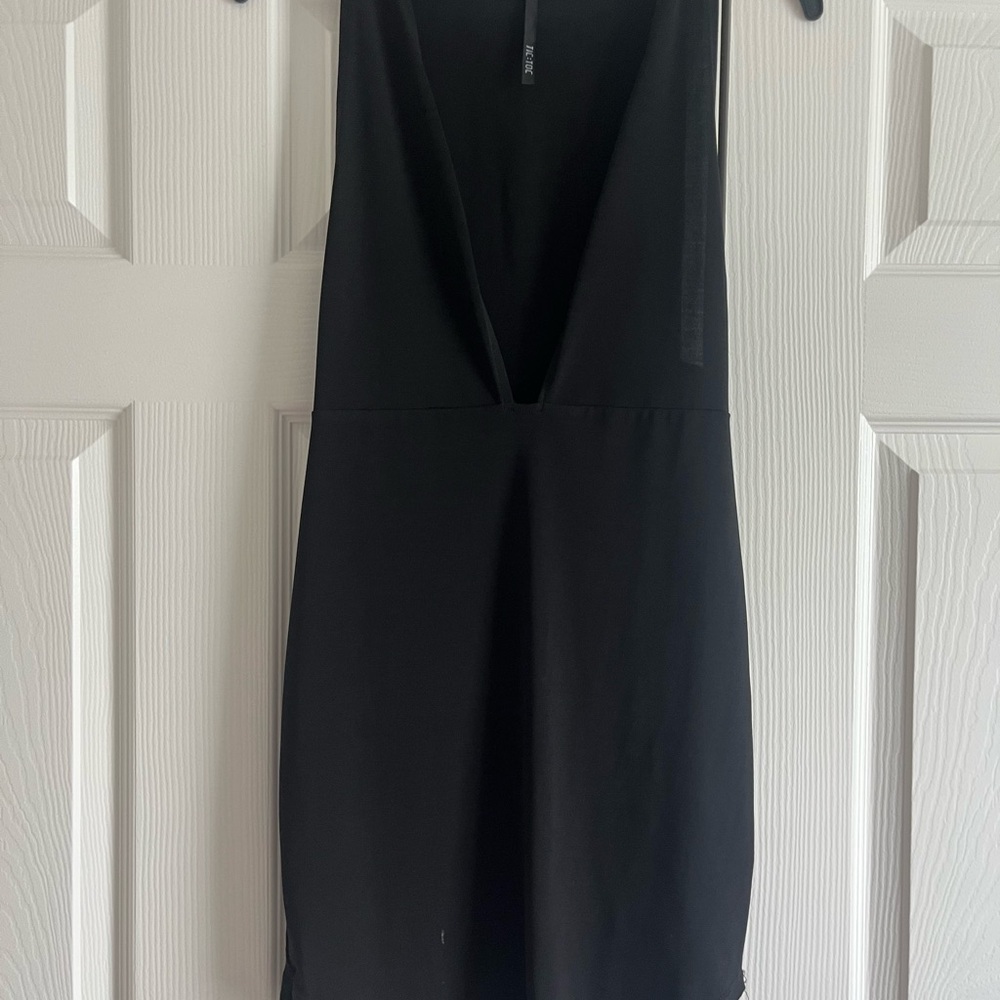 Black V-Neckline Bodycon Dress